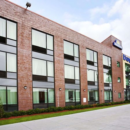 Days Inn Bronx New York Ngoại thất bức ảnh